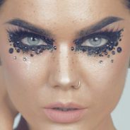 How Can Rhinestones Be Used In Makeup?